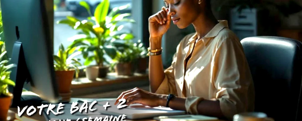 Étudiante en secrétariat travaillant en alternance pour passer son diplôme d'assistante de direction, dans une entreprise d'équipement domestique