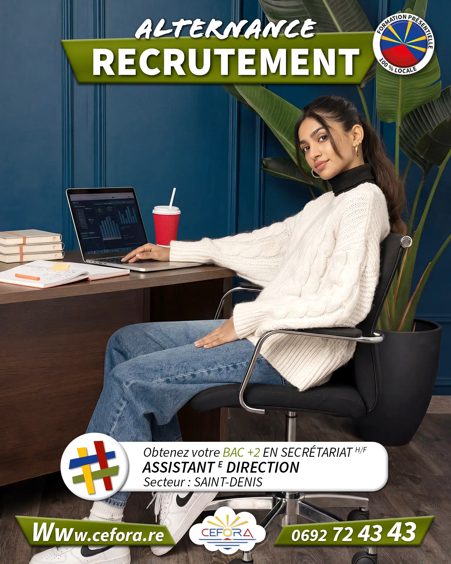 Jeune secrétaire travaillant comme assistante de direction en alternance